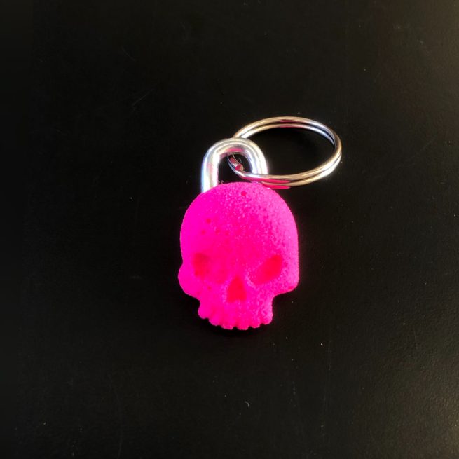 skull keychain top holds